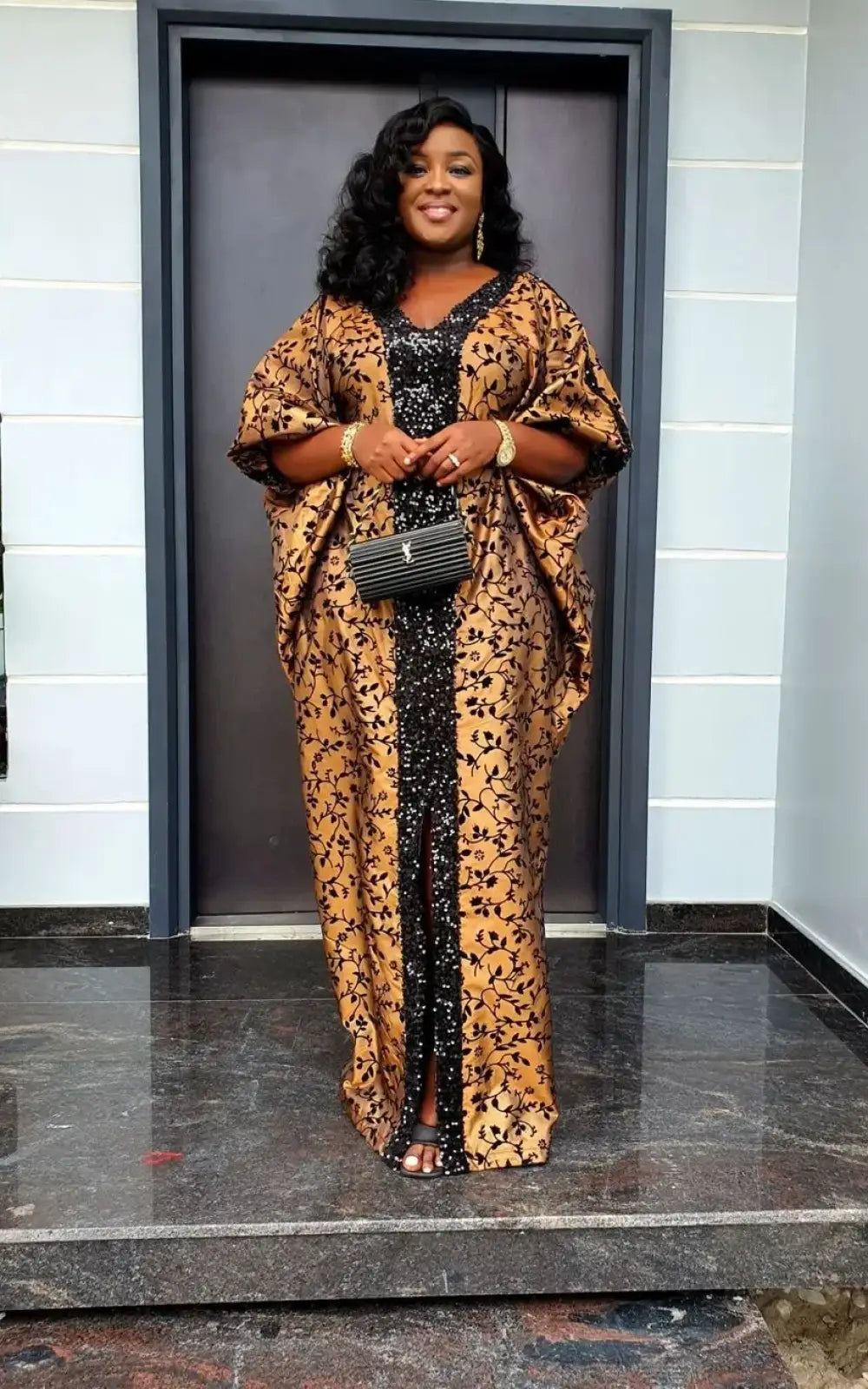 Boubou en Dentelle Femme – Afro Élégance